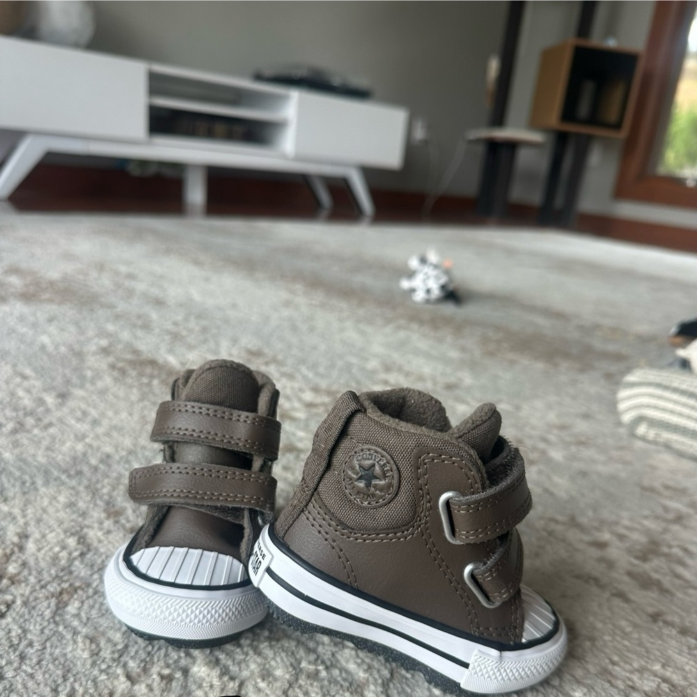 BABY CONVERSE